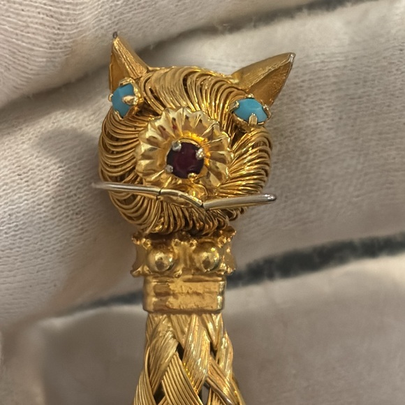 Vintage gold woven cat brooch with stones - Picture 3 of 6